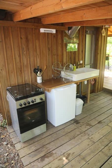 Cabane Au Coeur De La Foret Des Landes De Gascogne Belin-Beliet Exterior photo